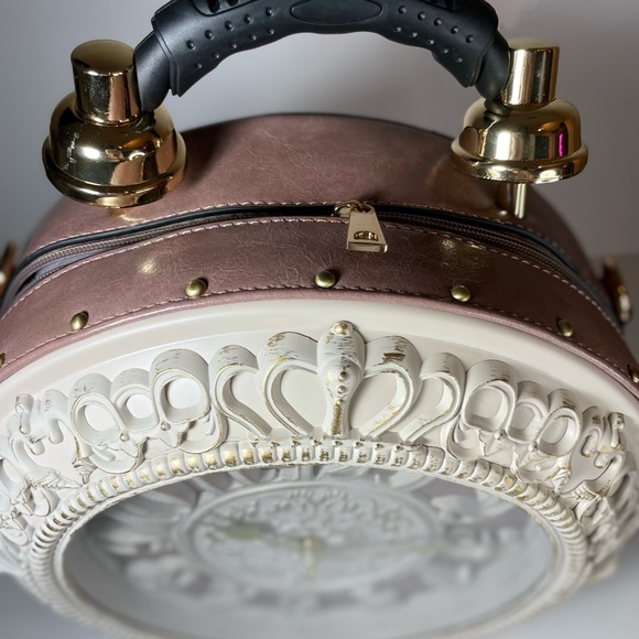 Vintage Clock Crossbody Bag - Picture 6 of 9